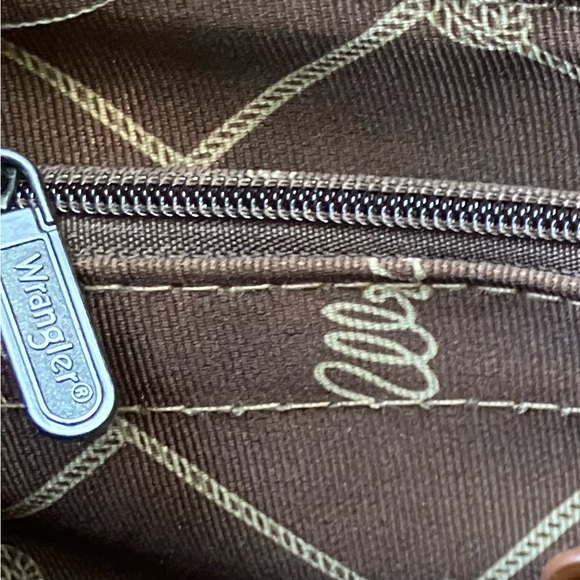 Like new! Wrangler Aztec crossbody/tote purse, Lovely warm Carmel color theme. - Picture 8 of 8